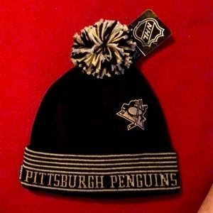 Reebok New Pittsburgh Penguins cuffed Pom knit hat